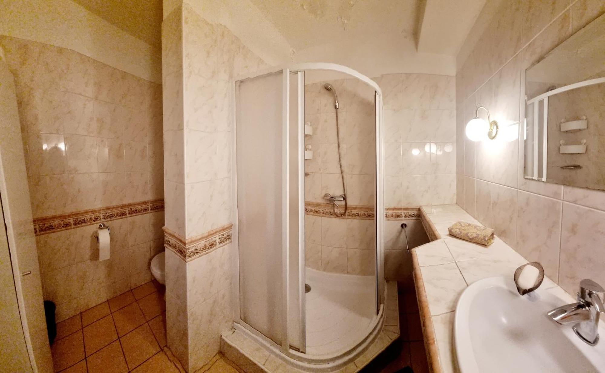 Big 4 Room Huge Apartment Bratislava Exterior foto