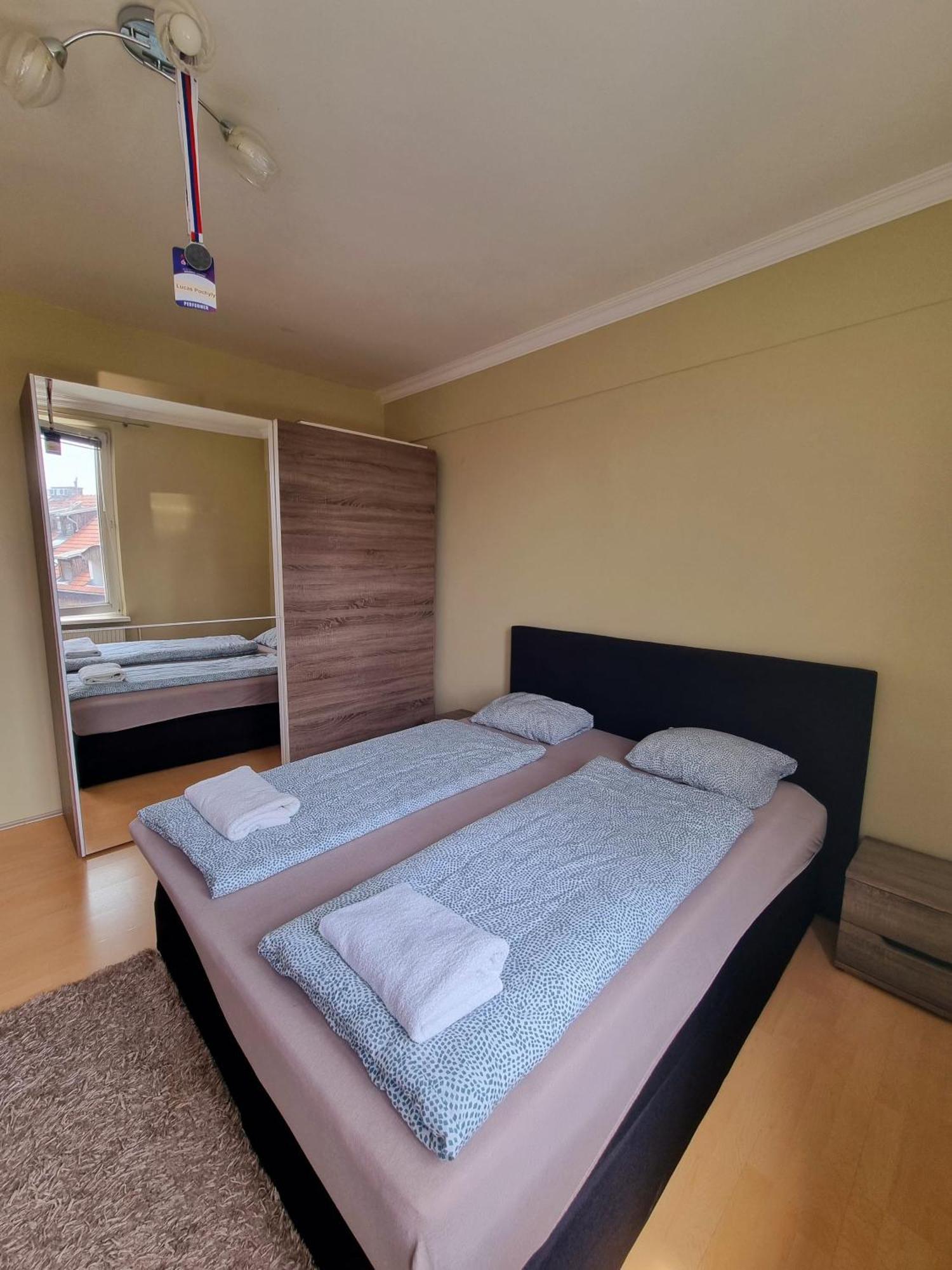 Big 4 Room Huge Apartment Bratislava Exterior foto
